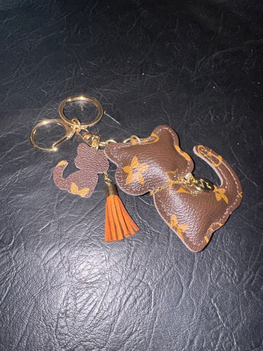 Keychain Designer-Style Brown Cat Keychain with Gold Hardware, FASHION, New (SS) - Picture 3 of 5